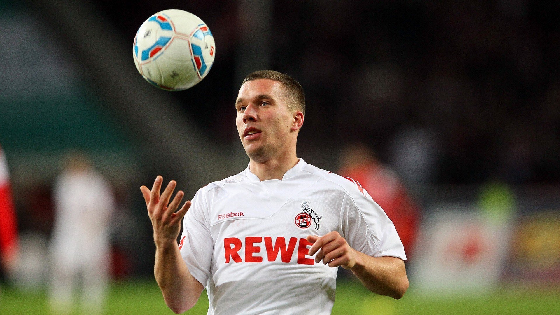 特色足球文化创新节在多个城市成功举办,推广体育文化,足球特色校园文化活动